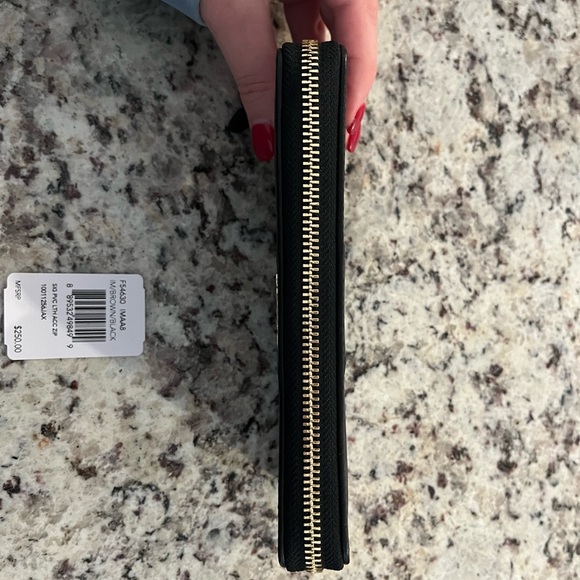 Brand New Coach Wallet - Picture 4 of 6